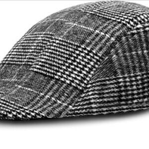 Chic Kids' Plaid Cap in Black and White